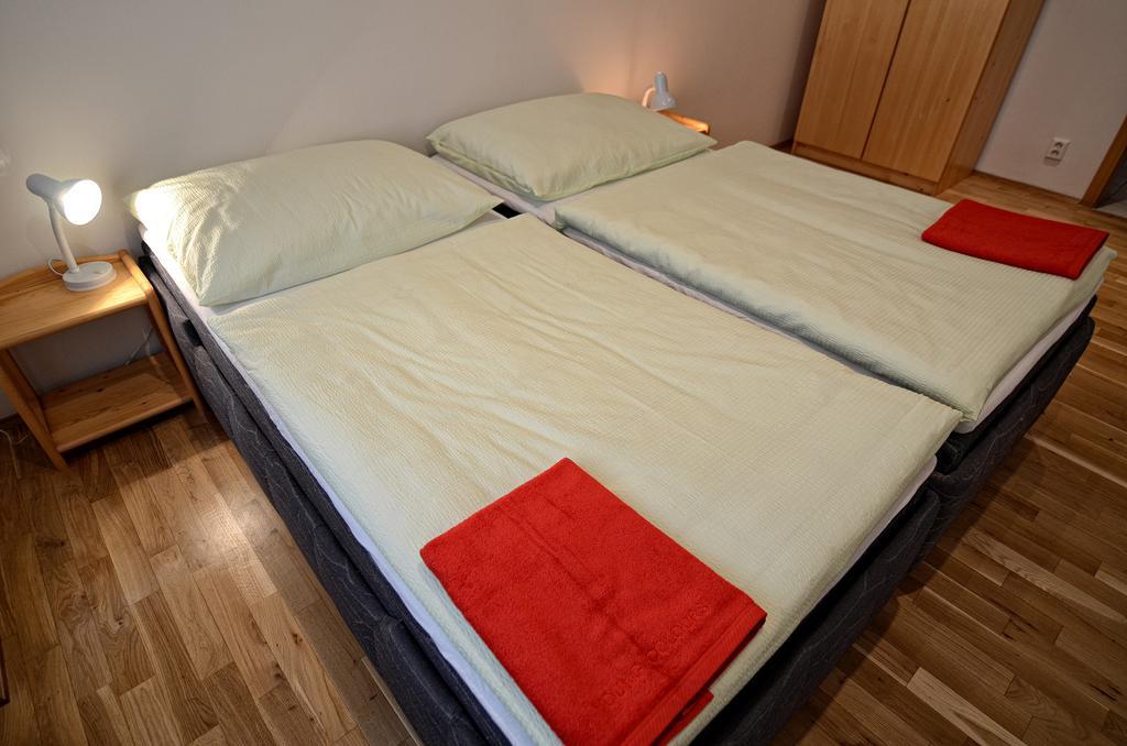 Apartments Karlin Praga Habitación foto