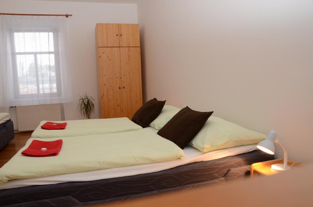 Apartments Karlin Praga Habitación foto