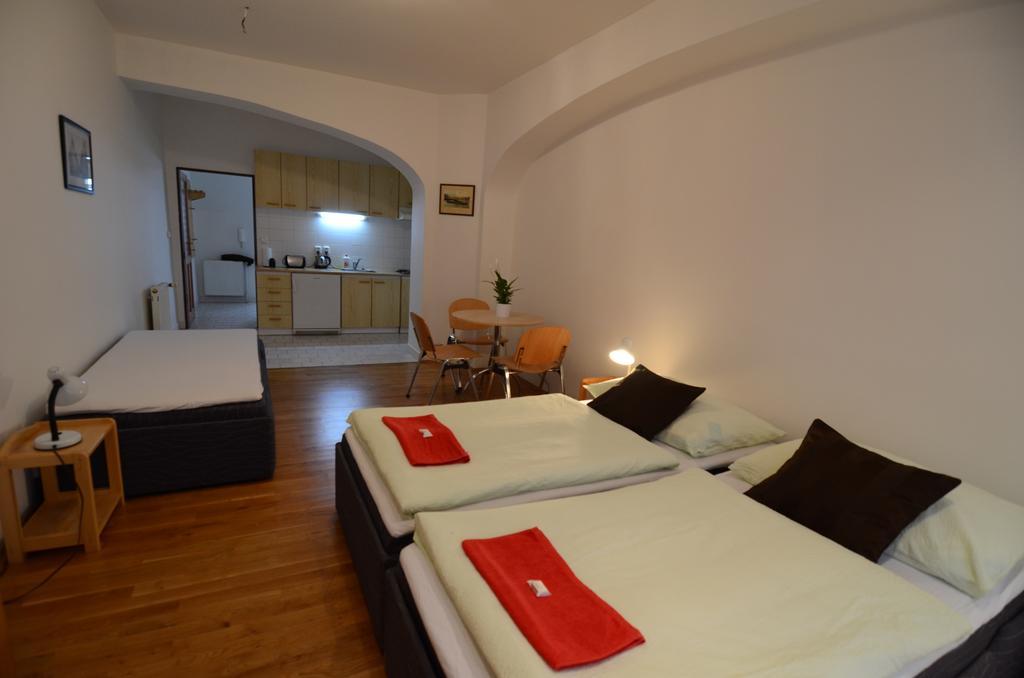 Apartments Karlin Praga Habitación foto