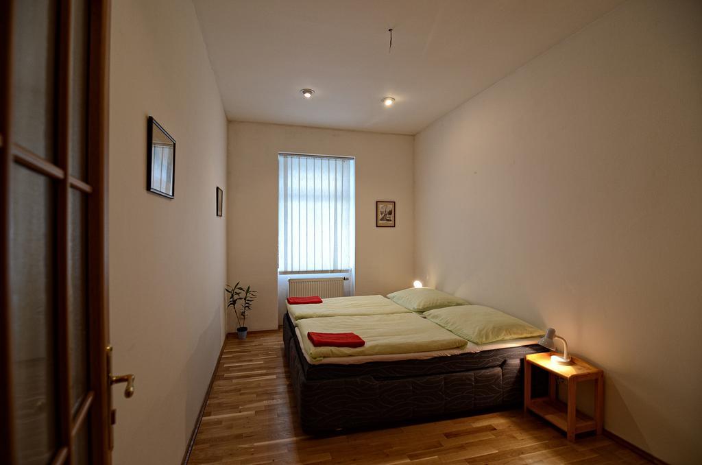 Apartments Karlin Praga Habitación foto