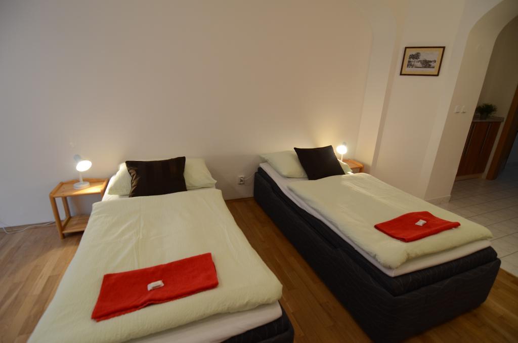 Apartments Karlin Praga Habitación foto